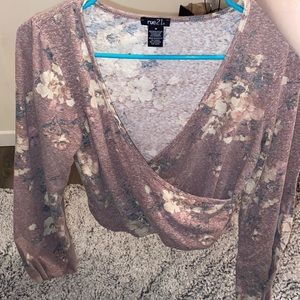 Long sleeve crop top.